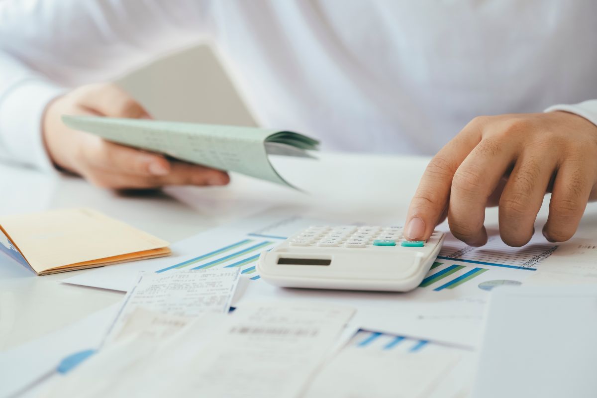 Income from Capital Gains: Calculating, Reporting, and Optimizing Tax Liability